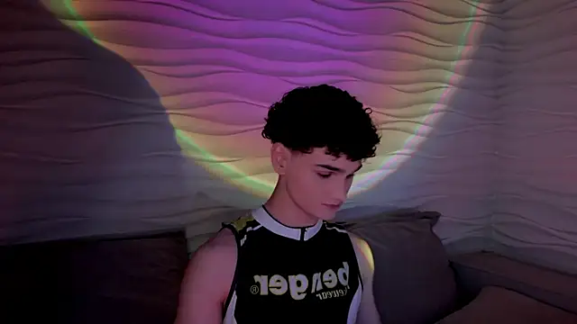 Snapshot of adam_21cm__ chatting on March 9, 4:44 pm adam 21cm online show from March 9, 4:44 pm