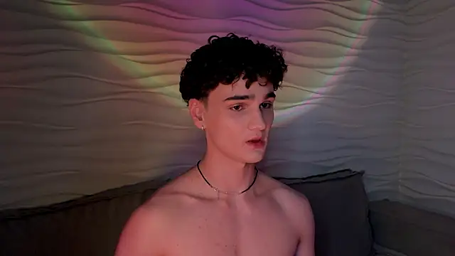 Snapshot of adam_21cm__ chatting on March 20, 7:35 pm adam 21cm online show from March 20, 7:35 pm