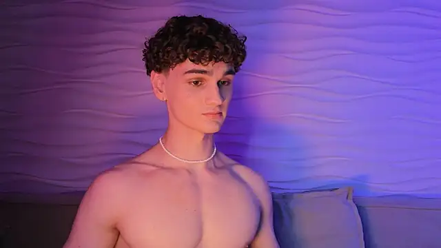 Snapshot of adam_21cm__ chatting on October 4, 3:54 pm adam 21cm online show from October 4, 3:54 pm