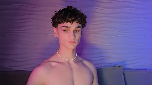 Snapshot of adam_21cm__ chatting on October 8, 4:15 pm adam 21cm online show from October 8, 4:15 pm