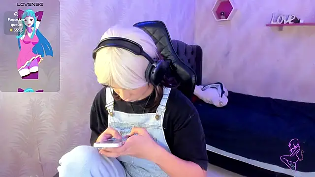 Snapshot of andy_bell_x chatting on November 20, 2:23 am andy bell x online show from November 20, 2:23 am