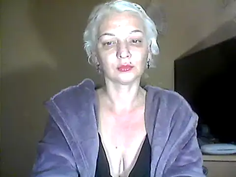 Snapshot of MaryJane441 chatting on February 2, 5:04 pm MaryJane441 online show from February 2, 5:04 pm