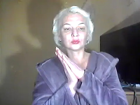 Snapshot of MaryJane441 chatting on February 9, 8:45 pm MaryJane441 online show from February 9, 8:45 pm