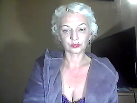 Snapshot of MaryJane441 chatting on February 17, 10:47 pm MaryJane441 online show from February 17, 10:47 pm