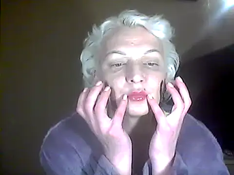 Snapshot of MaryJane441 chatting on February 18, 10:14 pm MaryJane441 online show from February 18, 10:14 pm