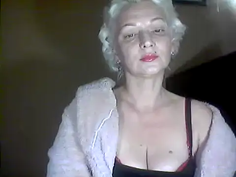 Snapshot of MaryJane441 chatting on February 24, 9:41 pm MaryJane441 online show from February 24, 9:41 pm