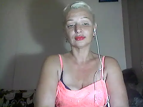 Snapshot of MaryJane441 chatting on September 20, 6:42 pm MaryJane441 online show from September 20, 6:42 pm