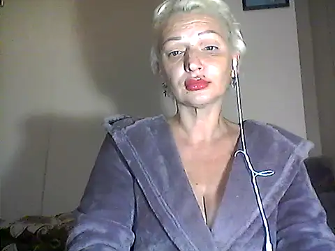 Snapshot of MaryJane441 chatting on October 1, 6:25 pm MaryJane441 online show from October 1, 6:25 pm