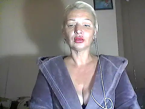 Snapshot of MaryJane441 chatting on October 7, 7:22 pm MaryJane441 online show from October 7, 7:22 pm