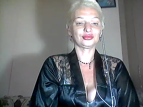 Snapshot of MaryJane441 chatting on October 11, 7:12 pm MaryJane441 online show from October 11, 7:12 pm