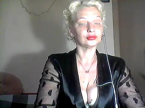 MaryJane441 online show from March 27, 8:30 pm