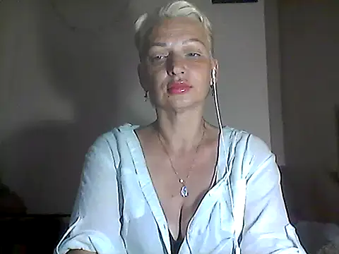 Snapshot of MaryJane441 chatting on July 3, 8:04 pm MaryJane441 online show from July 3, 8:04 pm