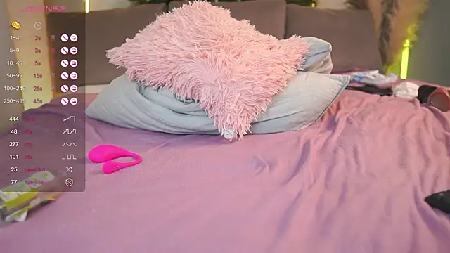 Chloeromantic online show from January 31, 2:37 am