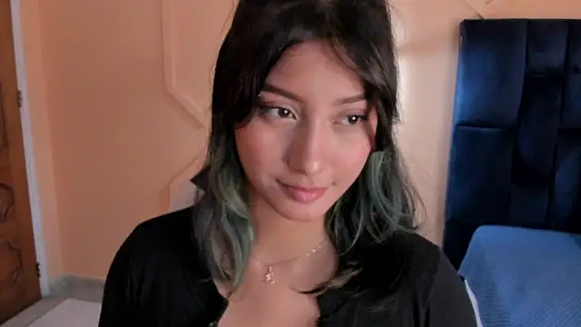 Snapshot of Yazmin_rouse chatting on January 3, 2:51 pm Yazmin rouse online show from January 3, 2:51 pm