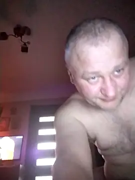 nudistu021 online show from April 15, 3:08 pm