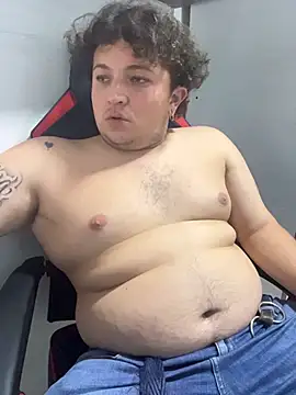 Snapshot of AndresChuboi chatting on November 12, 1:17 am AndresChuboi online show from November 12, 1:17 am