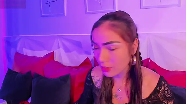 scarlet castro online show from April 13, 5:07 pm