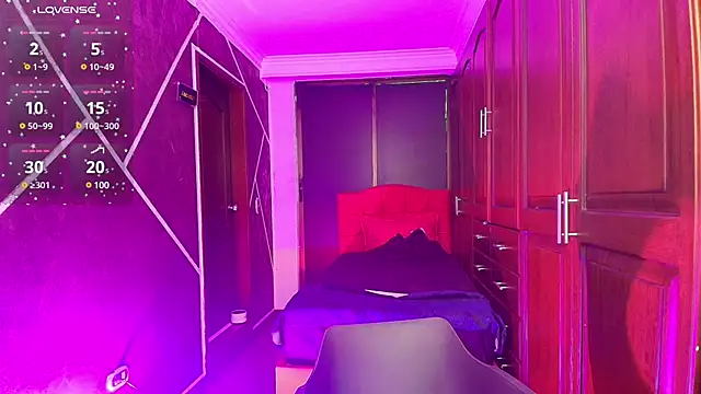 Snapshot of SexyNaf chatting on January 8, 7:24 pm SexyNaf online show from January 8, 7:24 pm