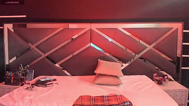 Snapshot of SexyNaf chatting on September 12, 7:36 pm SexyNaf online show from September 12, 7:36 pm
