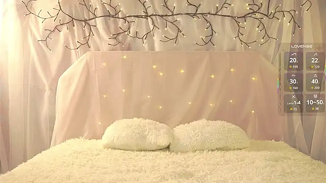 AnnaSiren online show from March 25, 3:29 pm