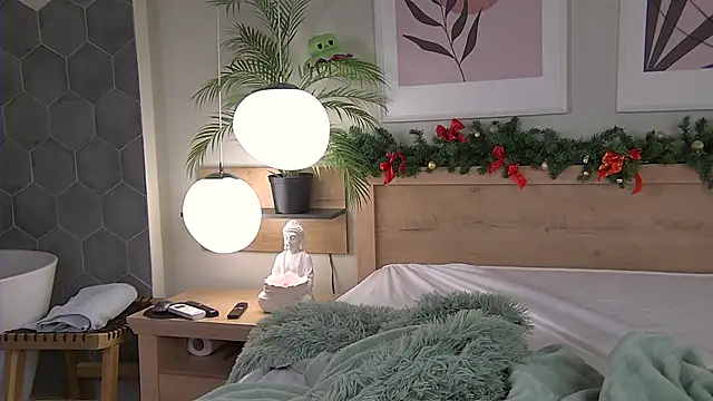 AshleyDouglas online show from December 20, 4:20 am