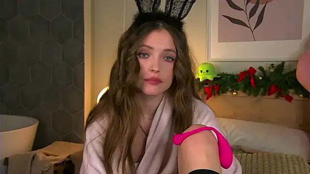 AshleyDouglas online show from December 30, 11:15 am