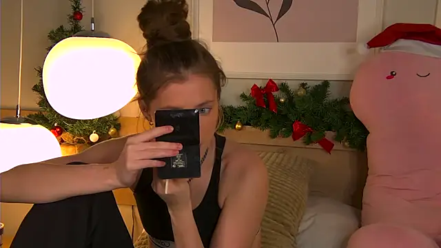 AshleyDouglas online show from January 3, 7:27 am