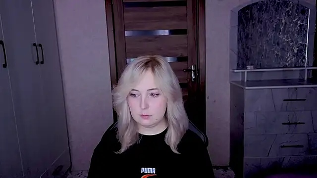 Kristy-Max online show from March 10, 9:31 pm