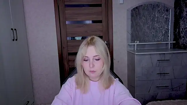 Kristy-Max online show from March 13, 8:48 pm