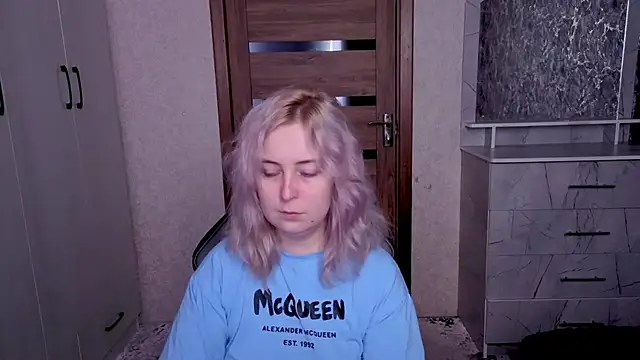 Kristy-Max online show from March 21, 6:40 am