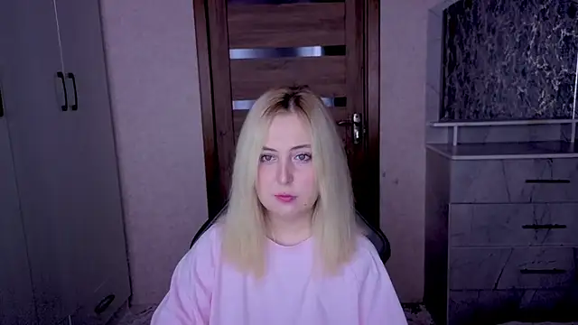 Kristy-Max online show from April 8, 9:48 pm