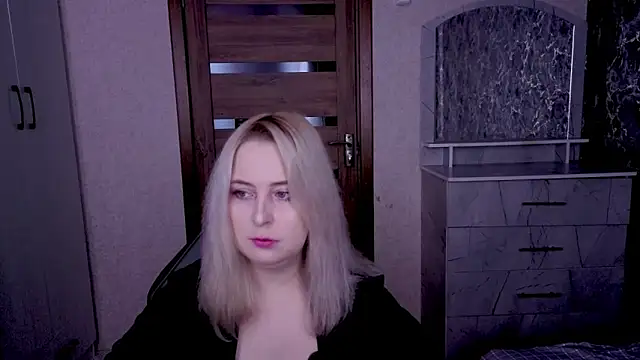 Kristy-Max online show from April 12, 9:09 pm