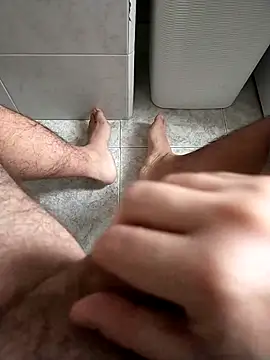 Snapshot of user_662 chatting on December 1, 10:53 am user 662 online show from December 1, 10:53 am