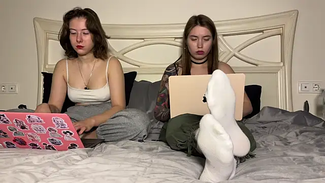 urmissalice online show from February 14, 4:31 pm