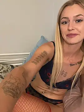 Snapshot of saskiapierce chatting on March 15, 5:48 pm saskiapierce online show from March 15, 5:48 pm