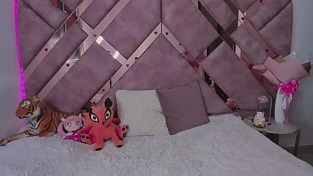 saori 9b online show from April 6, 7:48 pm