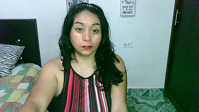 Snapshot of zaray_bella chatting on February 13, 12:13 am zaray bella online show from February 13, 12:13 am