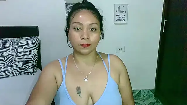 Snapshot of zaray_bella chatting on March 3, 9:48 pm zaray bella online show from March 3, 9:48 pm