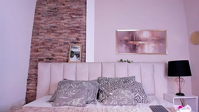 lyzzi smith01 online show from October 24, 8:05 pm