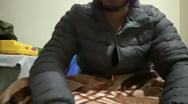 Snapshot of aesthetic_rohanxxx chatting on December 20, 8:38 am aesthetic rohanxxx online show from December 20, 8:38 am