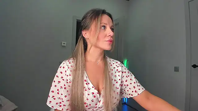  cometoseeme  online show from November 14, 5:00 pm