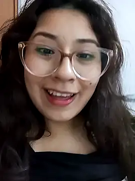 Snapshot of MishuColfer chatting on October 31, 7:42 am MishuColfer online show from October 31, 7:42 am