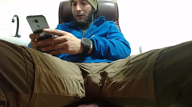 hardbigcock16 online show from December 9, 4:45 am