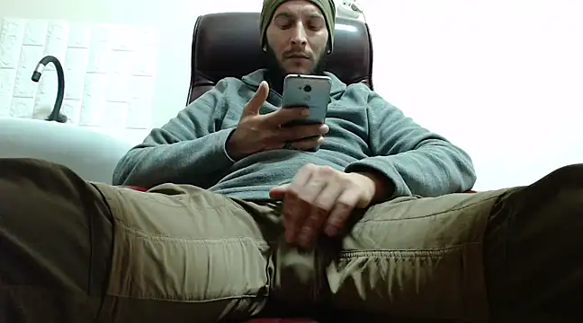 hardbigcock16 online show from December 14, 1:27 pm