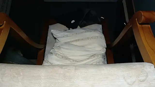 Snapshot of hardbigcock16 chatting on February 25, 11:03 pm hardbigcock16 online show from February 25, 11:03 pm