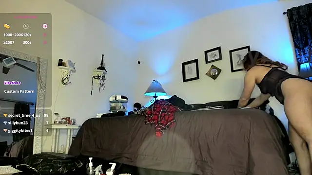 Peaches N Kreme online show from March 11, 2:21 am