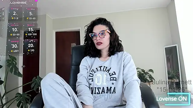 paulinabarnett- online show from April 15, 6:26 pm