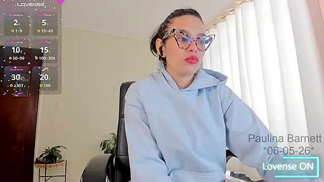 paulinabarnett- online show from May 6, 2:11 pm