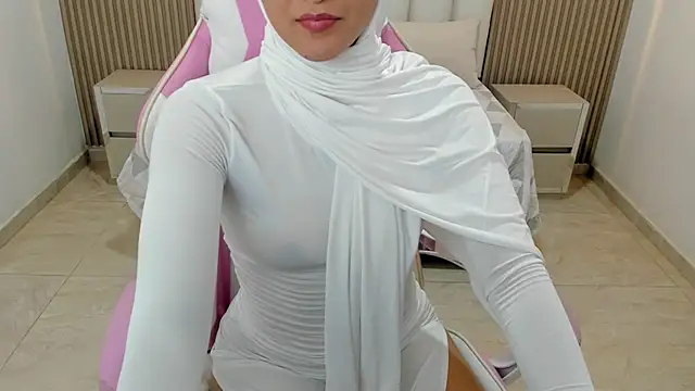 Snapshot of Hanaa_latif chatting on February 3, 5:46 pm Hanaa latif online show from February 3, 5:46 pm