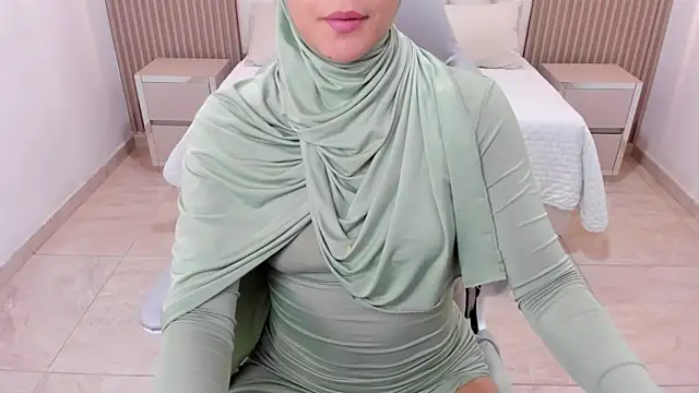 Snapshot of Hanaa_latif chatting on March 3, 2:15 pm Hanaa latif online show from March 3, 2:15 pm